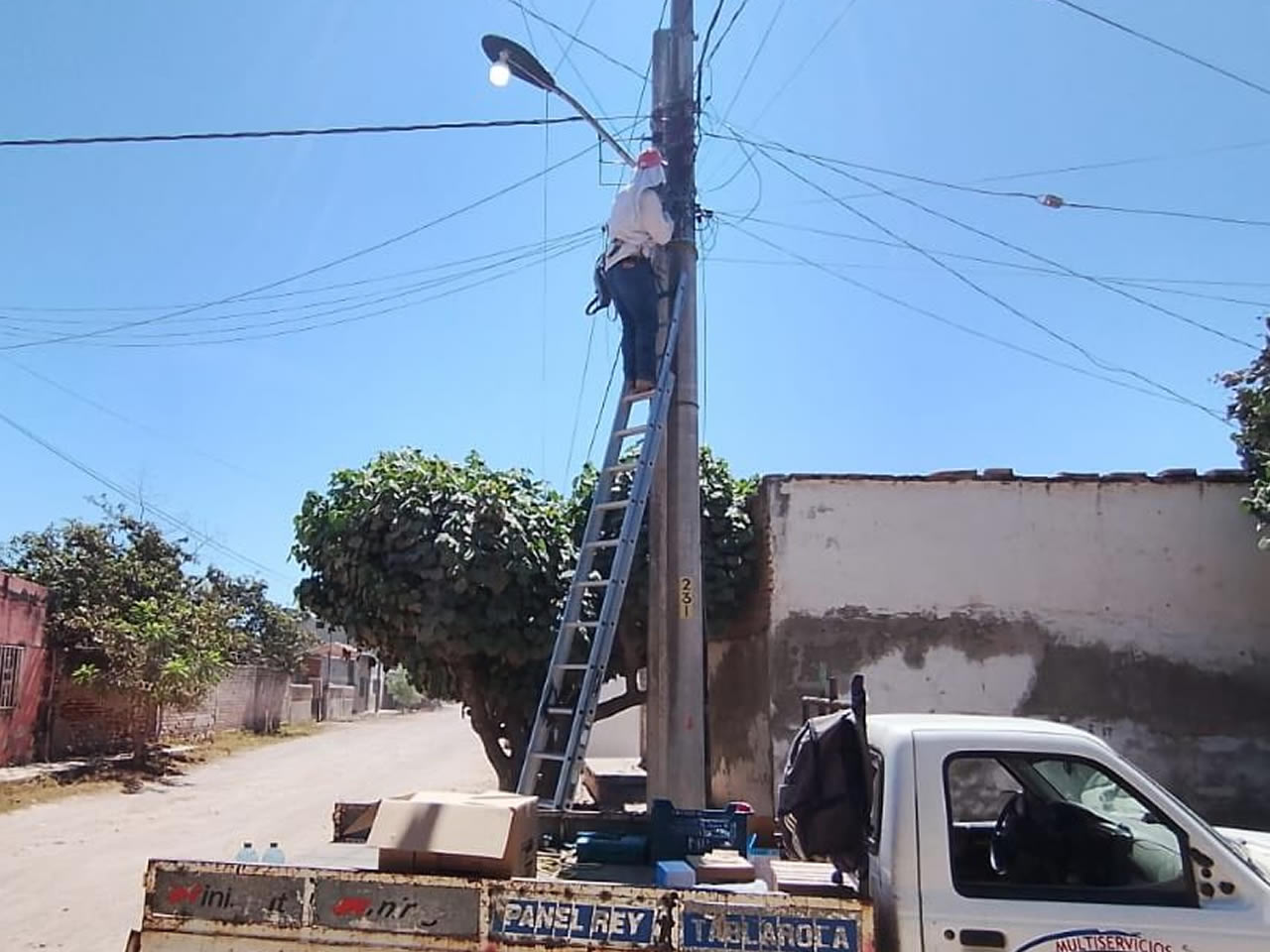 Más calles iluminadas, mayor seguridad para Quimichis